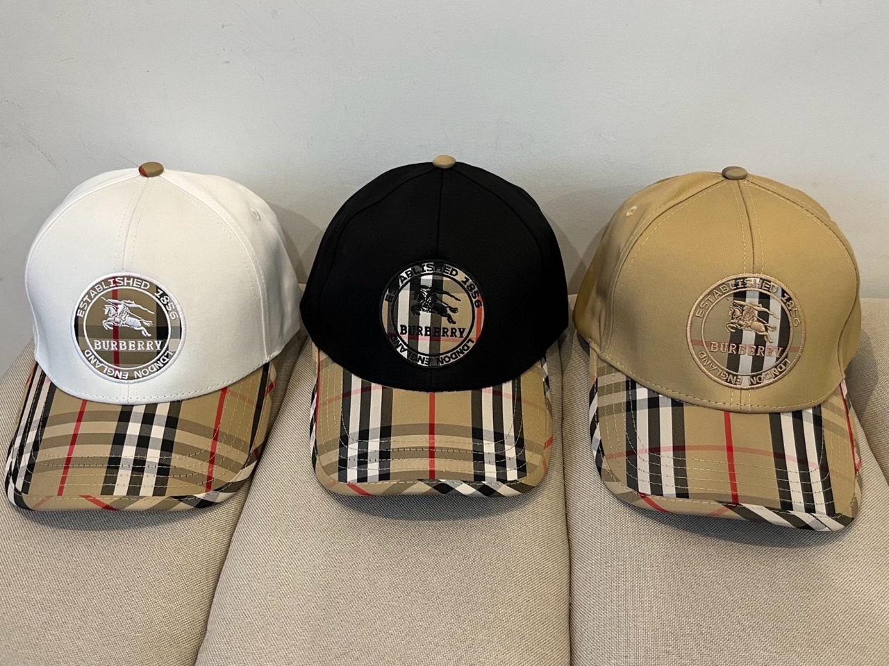 Casquette Burberry Vintage Check avec Patch Logo