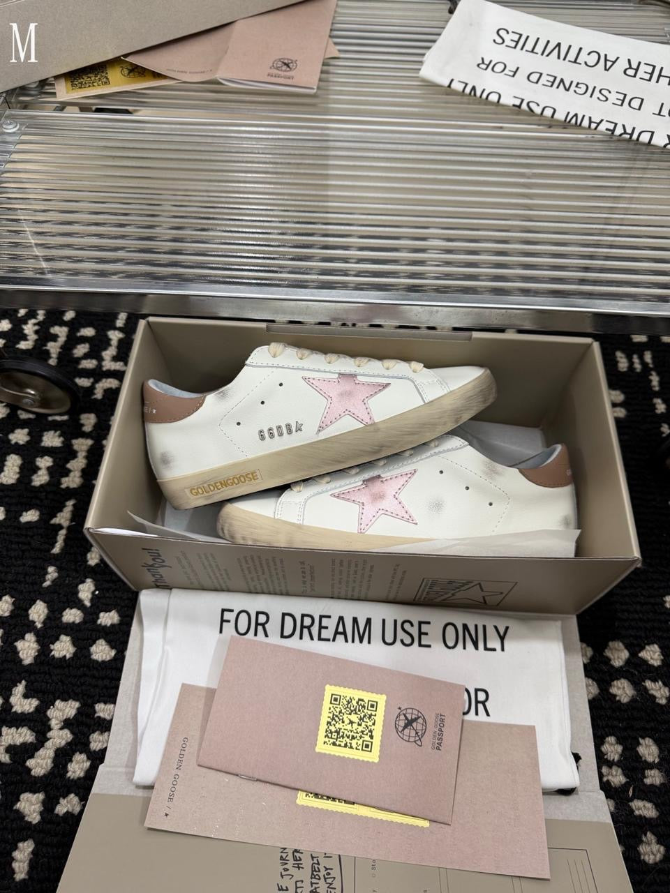 Golden goose superstar