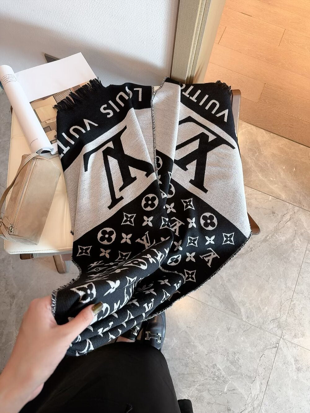 LV SCARVES