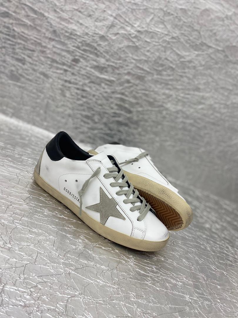 GOLDEN GOOSE SUPER STAR