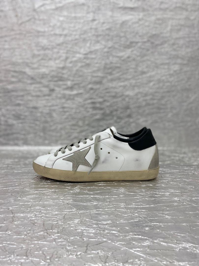 GOLDEN GOOSE SUPER STAR